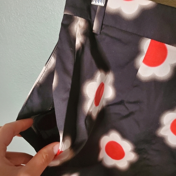 Prada flower shorts size 42 - Picture 9 of 11